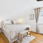Hébergement de vacances Boho Haus Sorpesee Ferienhaus Mit Privater Sauna, Garten & 2 Baedern Nahe Promenade & Hotel Seegarten Sundern