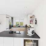 Hébergement de vacances Boho Haus Sorpesee Ferienhaus Mit Privater Sauna, Garten & 2 Baedern Nahe Promenade & Hotel Seegarten Sundern