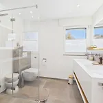 Hébergement de vacances Boho Haus Sorpesee Ferienhaus Mit Privater Sauna, Garten & 2 Baedern Nahe Promenade & Hotel Seegarten